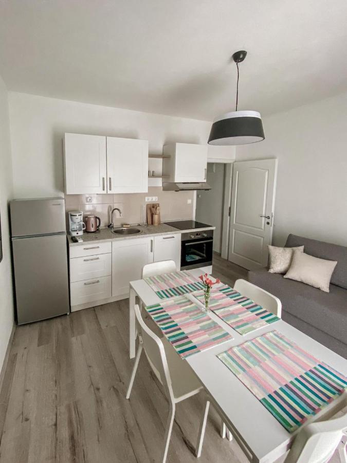Apartments Happy Sukošan Esterno foto