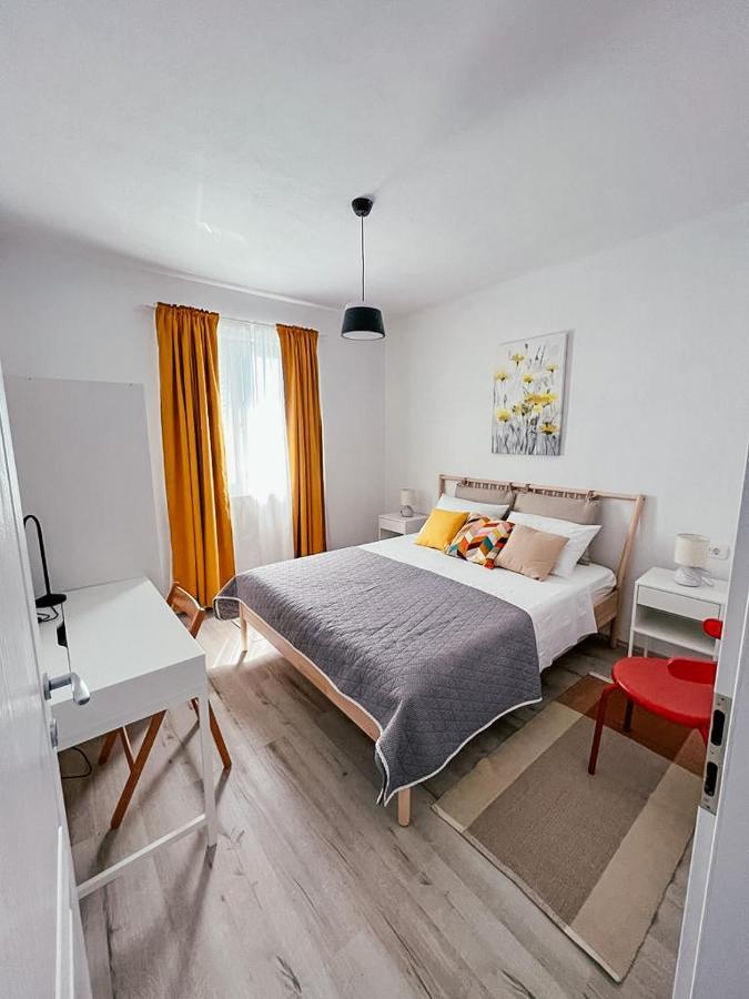 Apartments Happy Sukošan Esterno foto