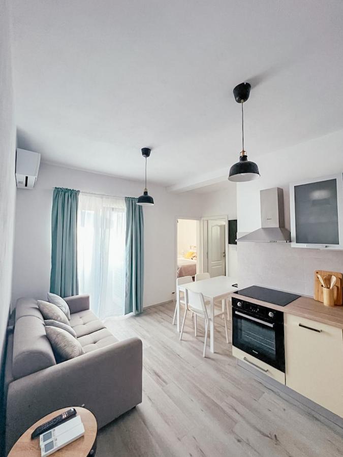 Apartments Happy Sukošan Esterno foto