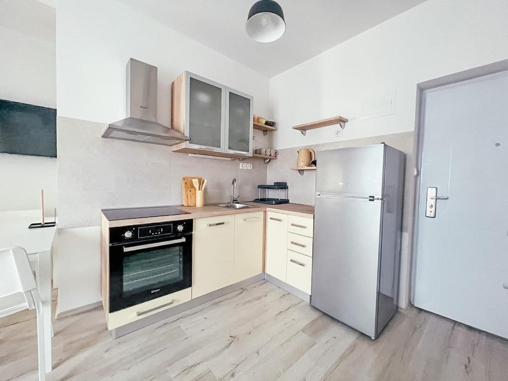 Apartments Happy Sukošan Esterno foto