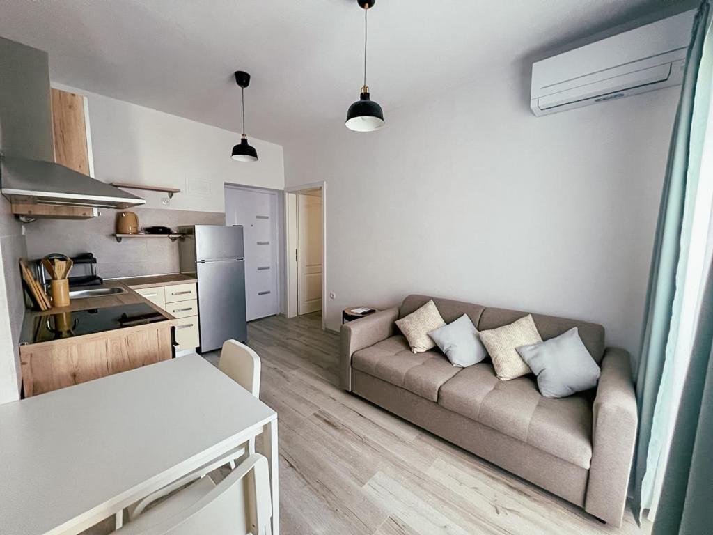 Apartments Happy Sukošan Esterno foto